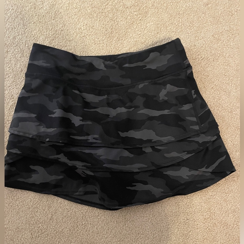 Athleta Kids Camo Skort - Black and Gray size 14/womens 2
